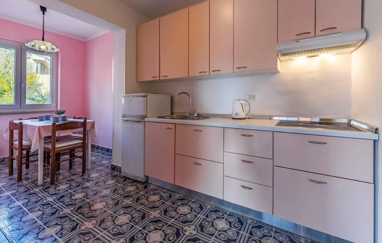 Apartments Pimpinella Premantura 3*,
